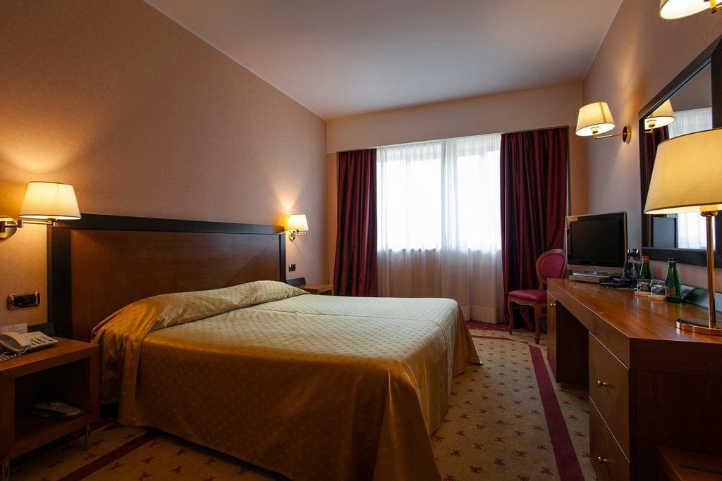 Grand Hotel La Chiusa Di Chietri Альберобелло Экстерьер фото