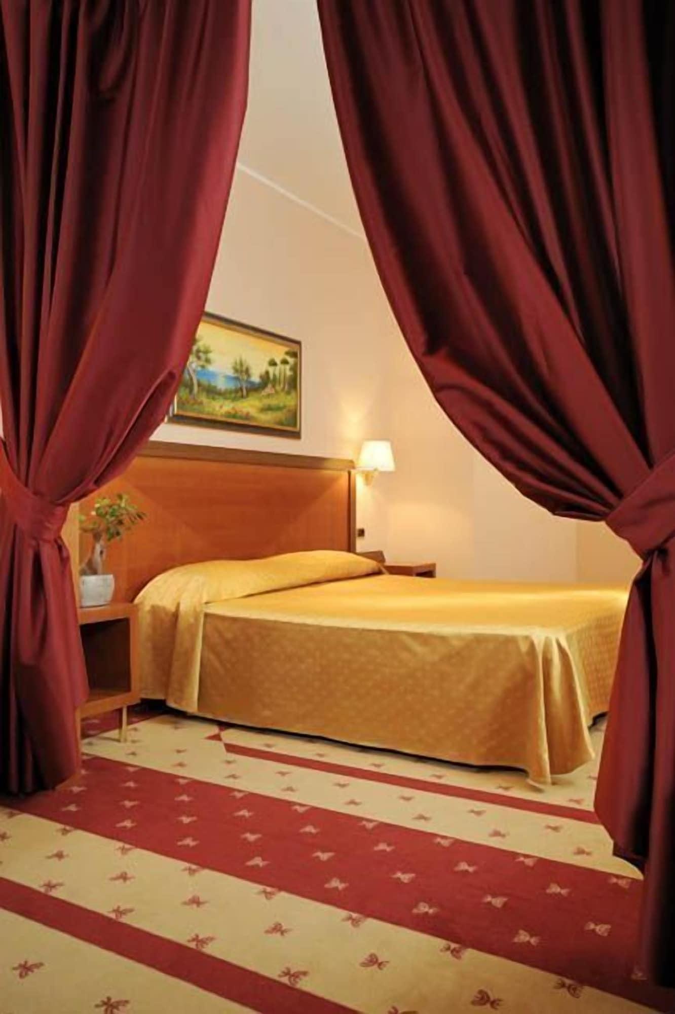 Grand Hotel La Chiusa Di Chietri Альберобелло Экстерьер фото
