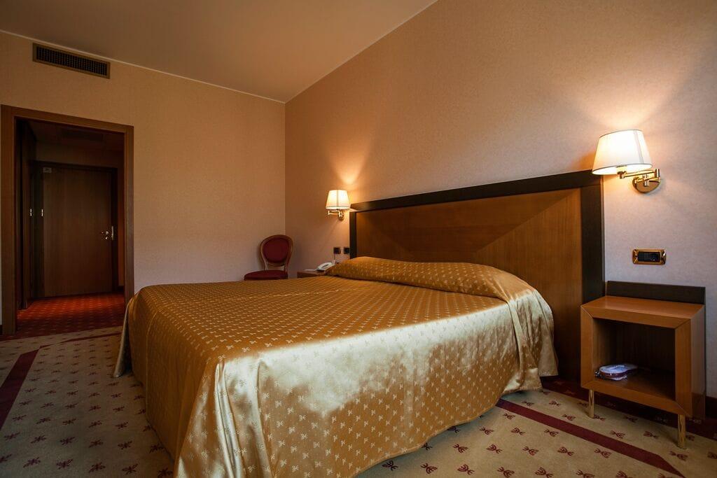 Grand Hotel La Chiusa Di Chietri Альберобелло Экстерьер фото