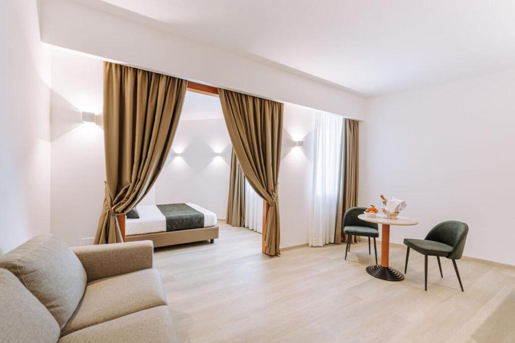 Grand Hotel La Chiusa Di Chietri Альберобелло Экстерьер фото