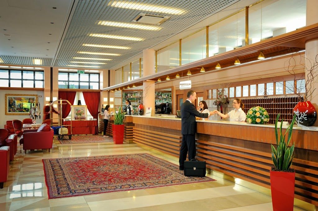 Grand Hotel La Chiusa Di Chietri Альберобелло Экстерьер фото